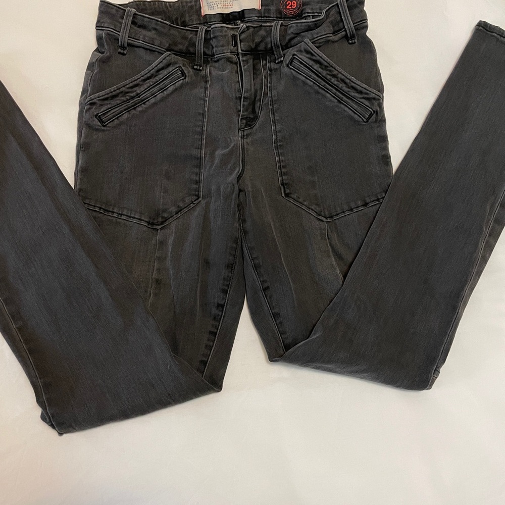 Marc by Marc Jacobs charcoal grey legging jean. Size 29